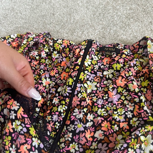 Dress - Picture 4 of 4